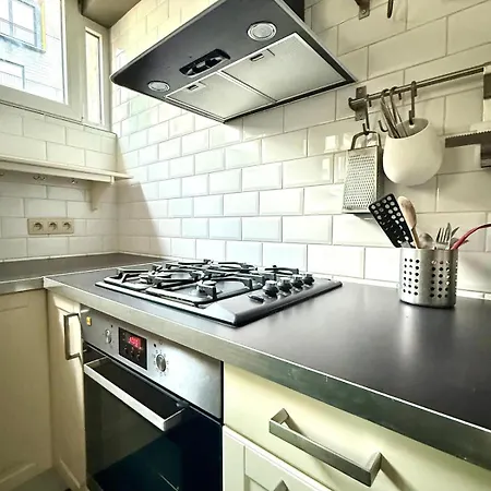 3 Min To The Grand-place - 5 Min To Manneken Pis & Sleeps 6 People Brussels