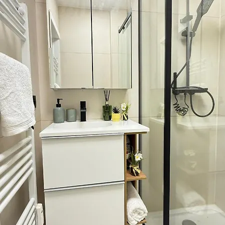 Entire Apartment, High Standing, Modern And Cozy Apartment Brussels