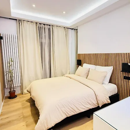Apartment Designer With Private Garden Peaceful Haven