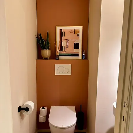 Charming 2-bedroom With Big Balcony Brusel
