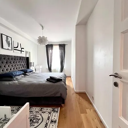 Apartment Family & Cosy For Up To 9 Guests Near Midi Station *