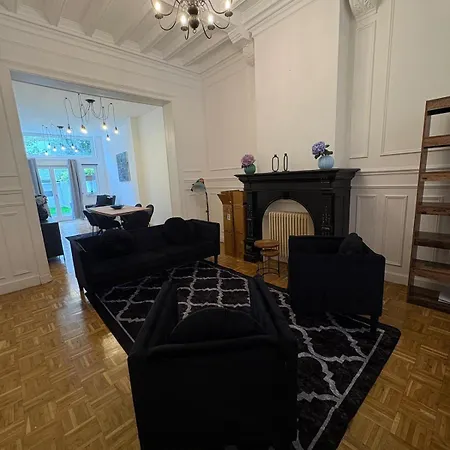 Beautiful With Garden Apartment *