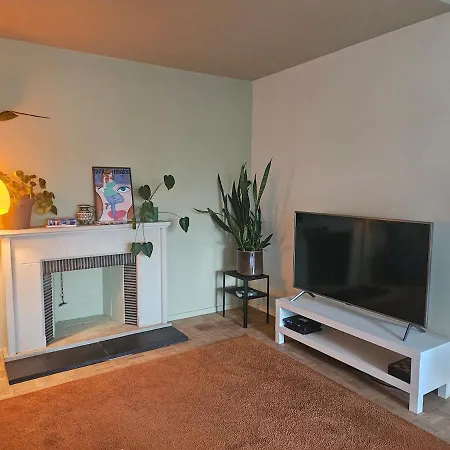 Apartment Charming 2-bedroom With Big Balcony Brussels