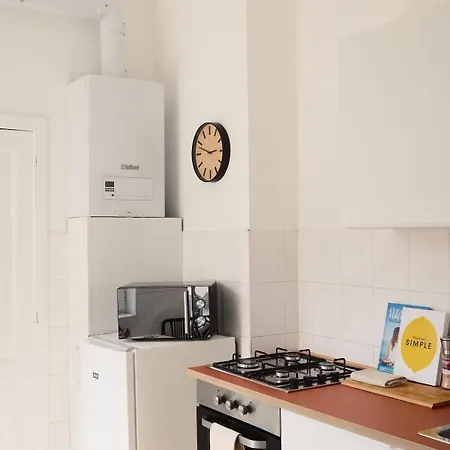 Bright & Modern 2 Bedroom In Ixelles Lägenhet