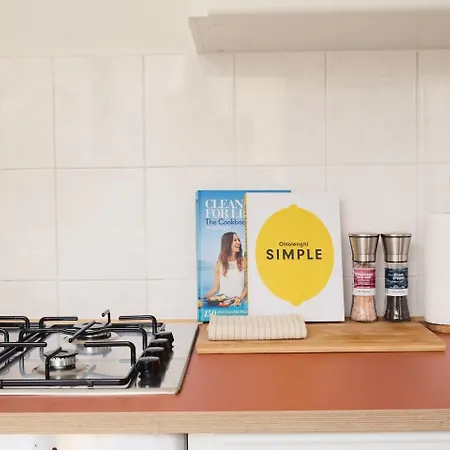 Lägenhet Bright & Modern 2 Bedroom In Ixelles *