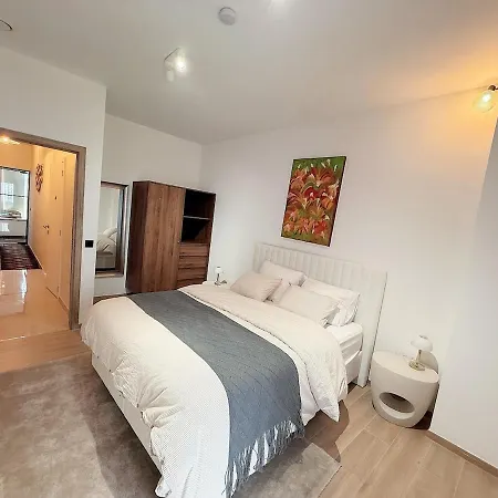 Bright & Stylish 2br Quiet Terrace *