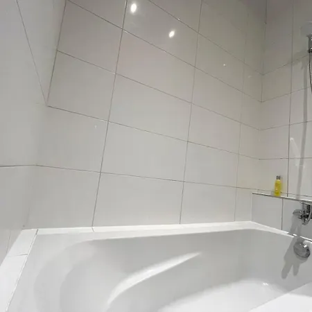 Modern Flat - Saint-gilles - 4p Apartment Brussels
