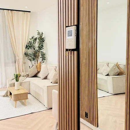 Entire Apartment, High Standing, Modern And Cozy Brussels