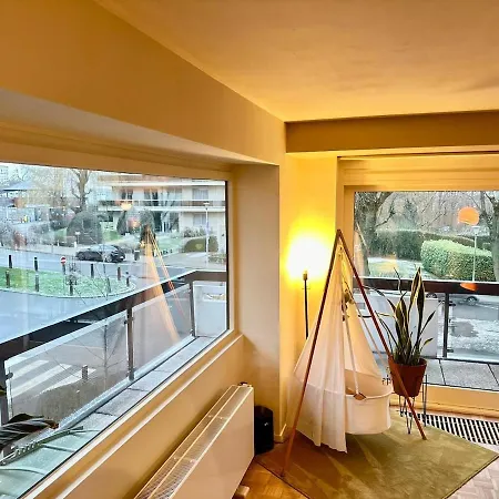 Apartment Charming 2-bedroom With Big Balcony
