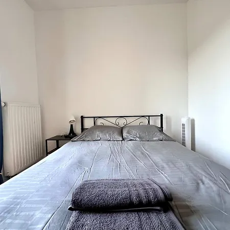 Apartment Family & Cosy For Up To 9 Guests Near Midi Station