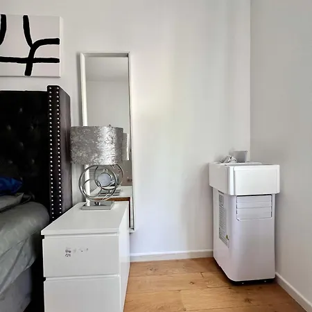 Family & Cosy For Up To 9 Guests Near Midi Station Apartment Brussels