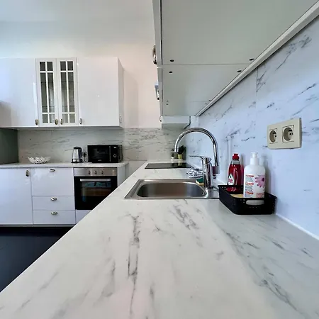 Family & Cosy For Up To 9 Guests Near Midi Station Apartment Brussels