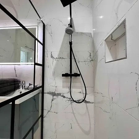 Apartment Family & Cosy For Up To 9 Guests Near Midi Station Brussels