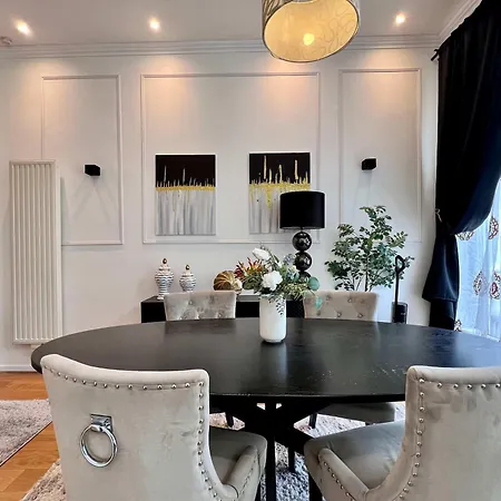 Family & Cosy For Up To 9 Guests Near Midi Station * Brussels