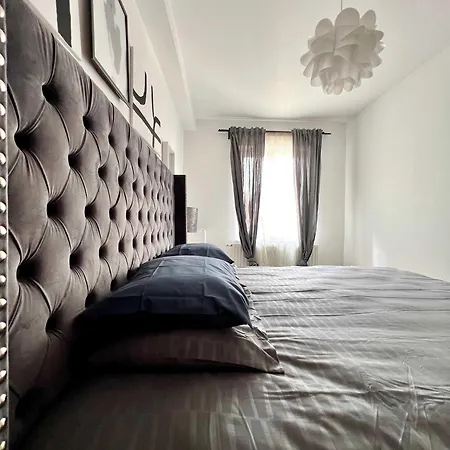 Apartment Family & Cosy For Up To 9 Guests Near Midi Station *