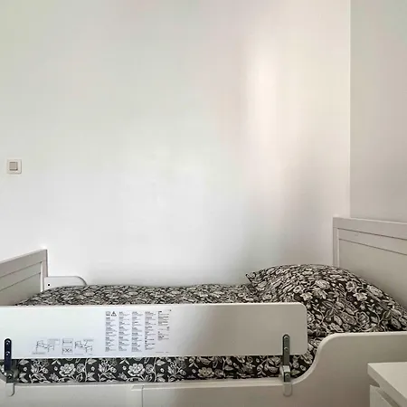 Apartment Family & Cosy For Up To 9 Guests Near Midi Station *