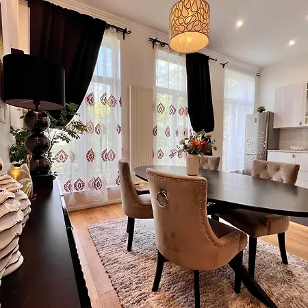 Family & Cosy For Up To 9 Guests Near Midi Station *