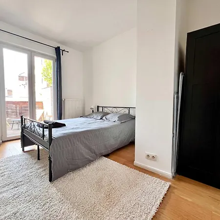 Family & Cosy For Up To 9 Guests Near Midi Station