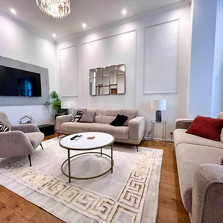 Family & Cosy For Up To 9 Guests Near Midi Station Apartment Brussels