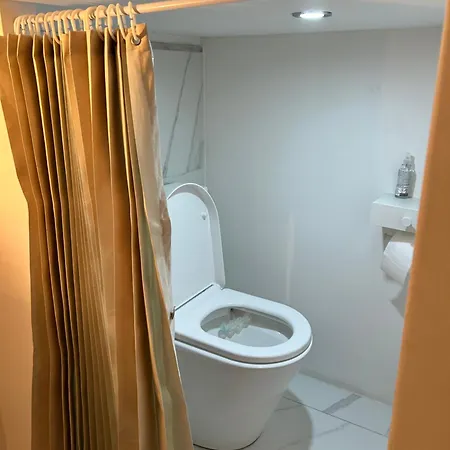Homestay De 1,30 Cm De Hauteur Midi Brussels