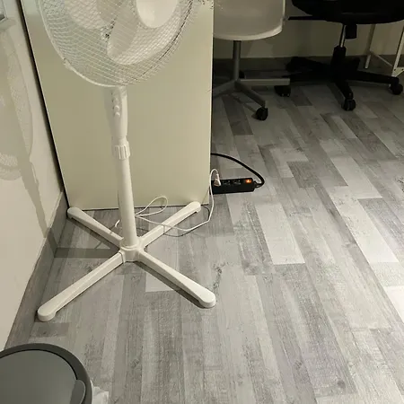 Homestay Petite Magnifique De 1,30 Cm A Midi Brussels