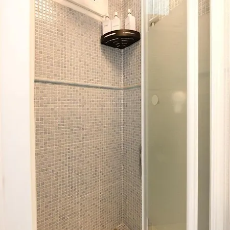 Cozy, Bright 2-bedroom Duplex In Brussels-laeken *