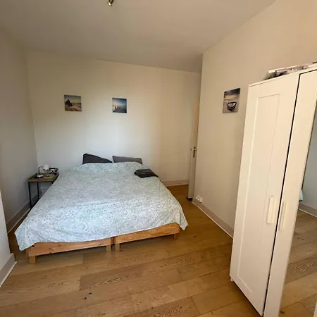 Lägenhet Bright 2 Bedroom Perfectly Located
