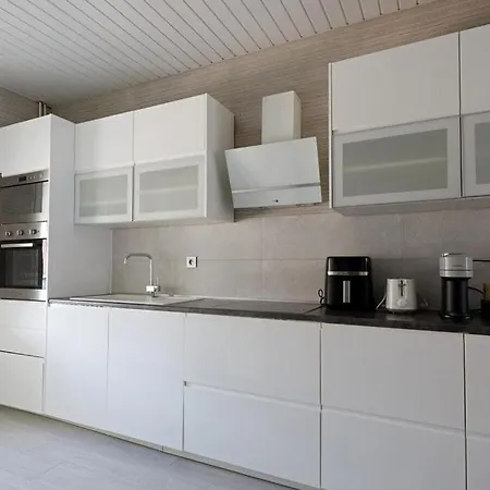 Lägenhet Cozy, Bright 2-bedroom Duplex In Brussels-laeken Bryssel
