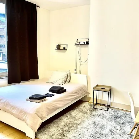 Lägenhet Bright 2 Bedroom Perfectly Located *