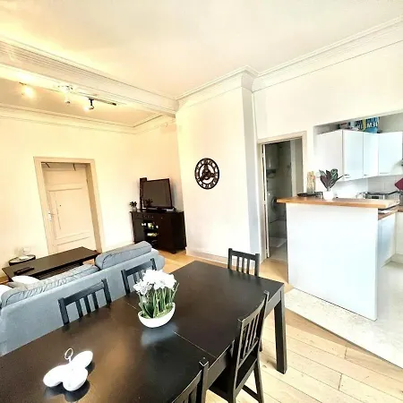 Lägenhet Bright 2 Bedroom Perfectly Located Bryssel