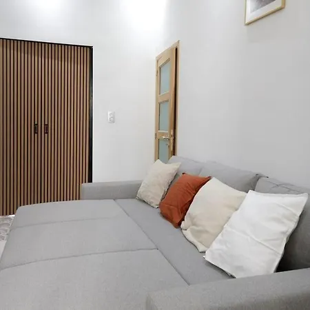 Cozy, Bright 2-bedroom Duplex In Brussels-laeken * Bryssel