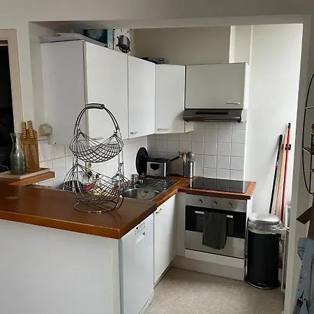 Bright 2 Bedroom Perfectly Located Lägenhet