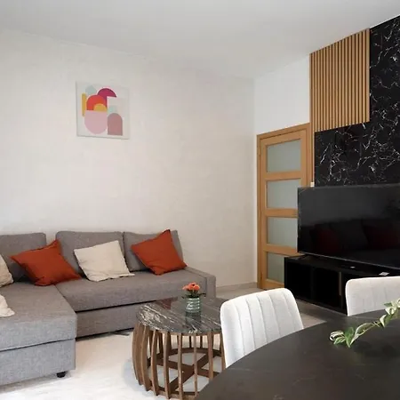 Cozy, Bright 2-bedroom Duplex In Brussels-laeken * Bryssel