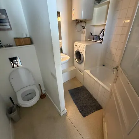 Bright 2 Bedroom Perfectly Located Lägenhet