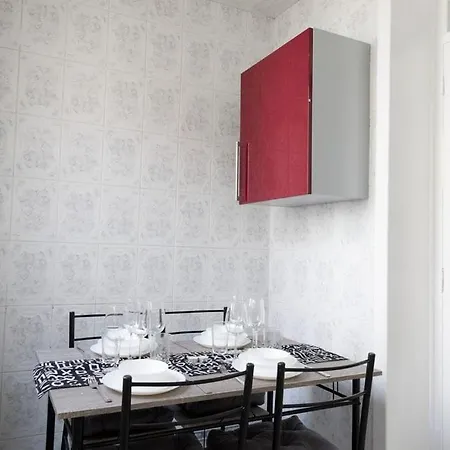 Cozy, Bright 2-bedroom Duplex In Brussels-laeken *