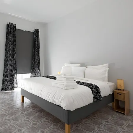 Cozy, Bright 2-bedroom Duplex In Brussels-laeken Lägenhet