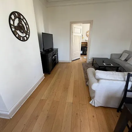 Lägenhet Bright 2 Bedroom Perfectly Located *