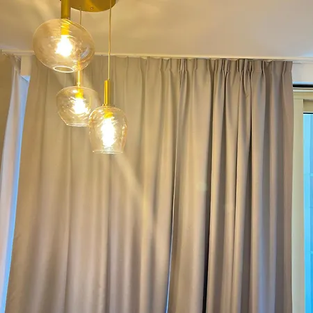 Family-appartement-brussels-tours Et Taxis Lägenhet