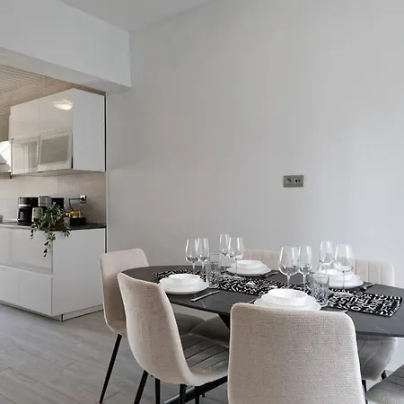 Lägenhet Cozy, Bright 2-bedroom Duplex In Brussels-laeken