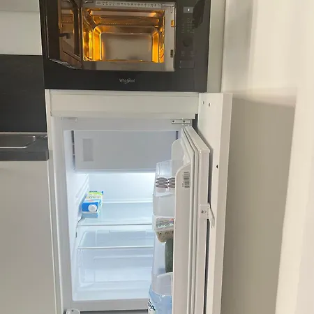 Family-appartement-brussels-tours Et Taxis Lägenhet *