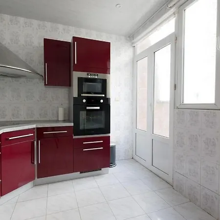 Lägenhet Cozy, Bright 2-bedroom Duplex In Brussels-laeken *