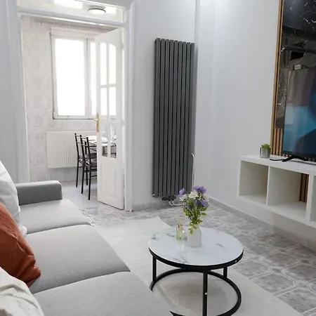 Lägenhet Cozy, Bright 2-bedroom Duplex In Brussels-laeken *