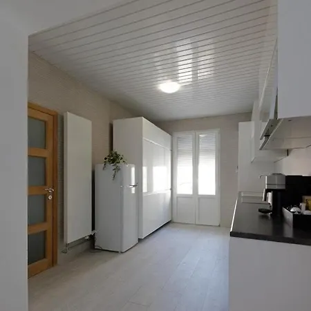 Lägenhet Cozy, Bright 2-bedroom Duplex In Brussels-laeken