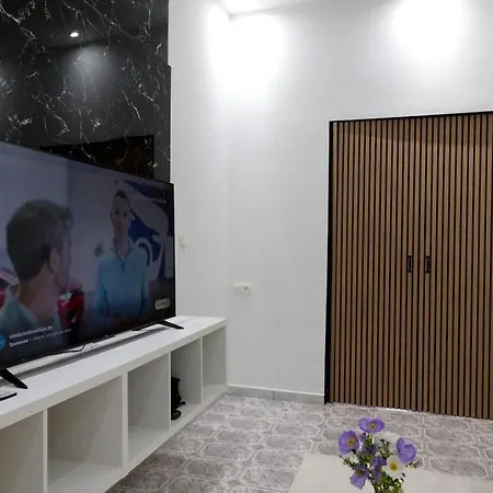 Cozy, Bright 2-bedroom Duplex In Brussels-laeken Lägenhet *