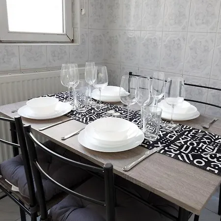Cozy, Bright 2-bedroom Duplex In Brussels-laeken Lägenhet Bryssel