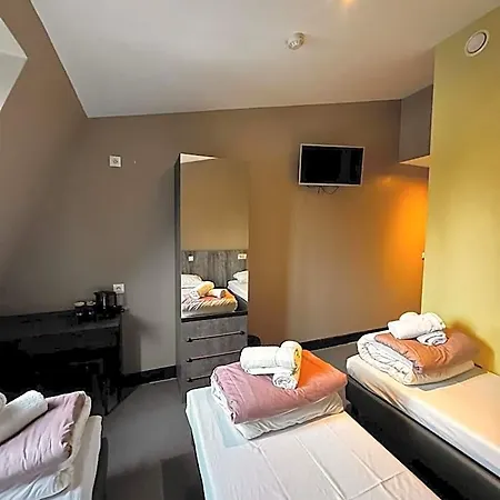 Hostel Brxxl 5 Centre *