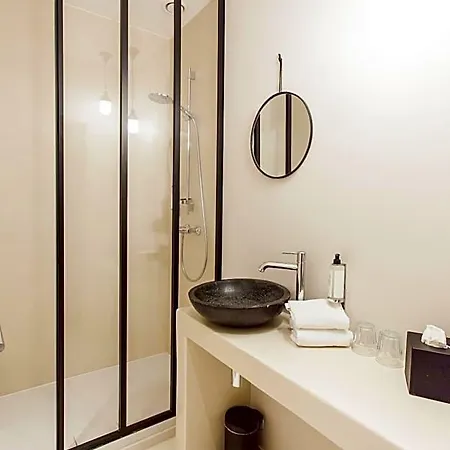 Otel Latroupe Jardin Secret 3*