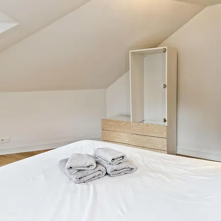 Self Check In 2 Bedroom In Brussels