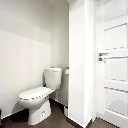 Charming Uccle - 1 Bedroom *
