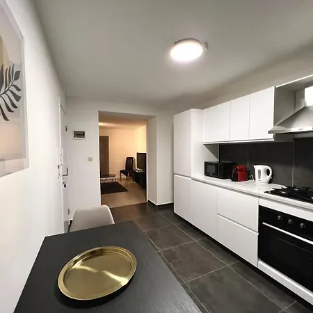 Charming Uccle - 1 Bedroom *